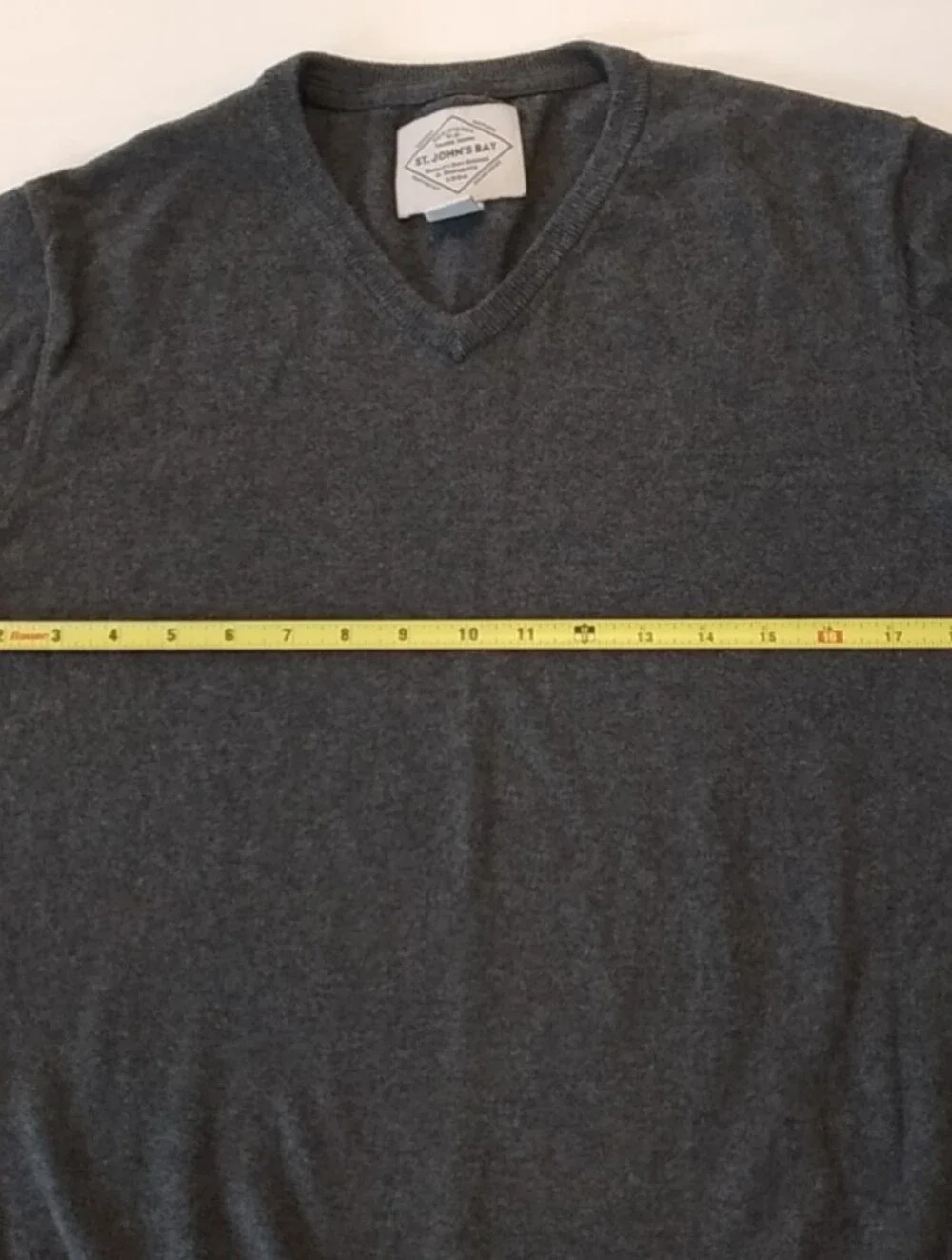 St. John's Bay Cashmere/Cotton Blend Men's V-Neck Sweater - Charcoal Size Medium